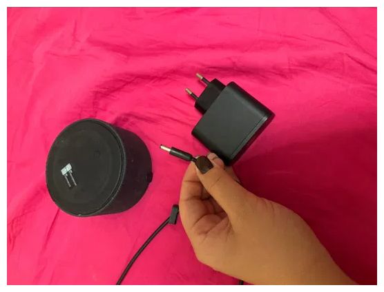 на колонку Алиса Блок питания - на Яндекс станцию - зарядка как надо