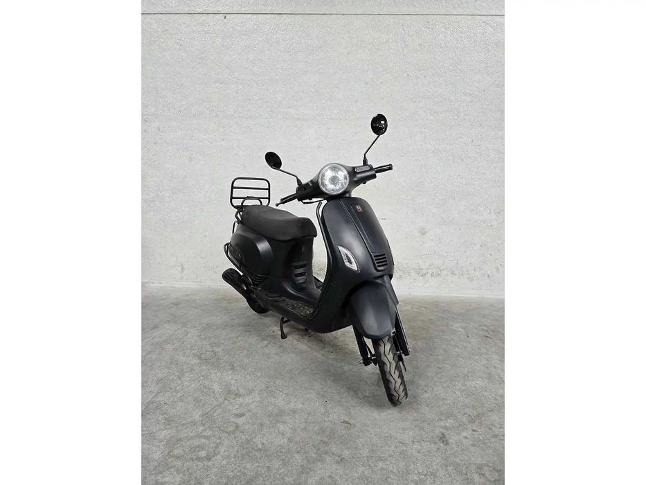 Scuter de inchiriat  50 cc 4T 220lei