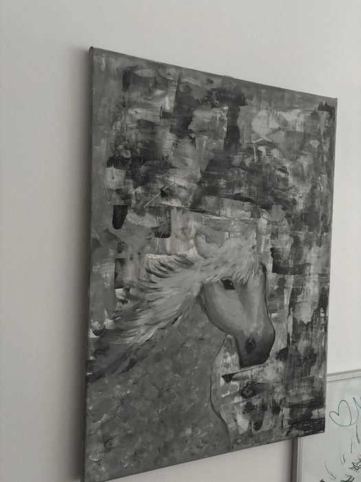 Tablou pictat de mana cal alb-negru gri