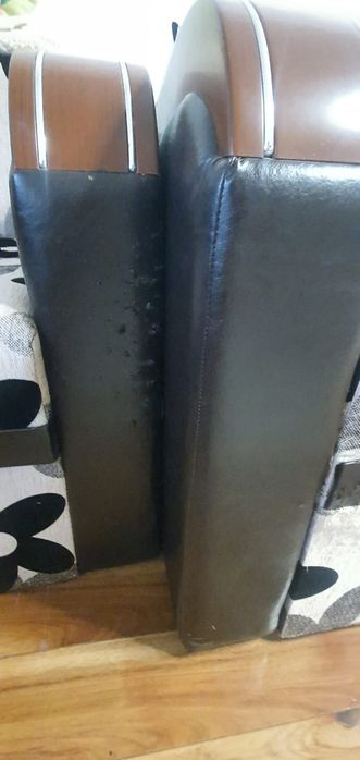 Set canapea extensibila si 2 fotolii