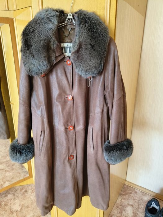 Продам верхнюю одежду