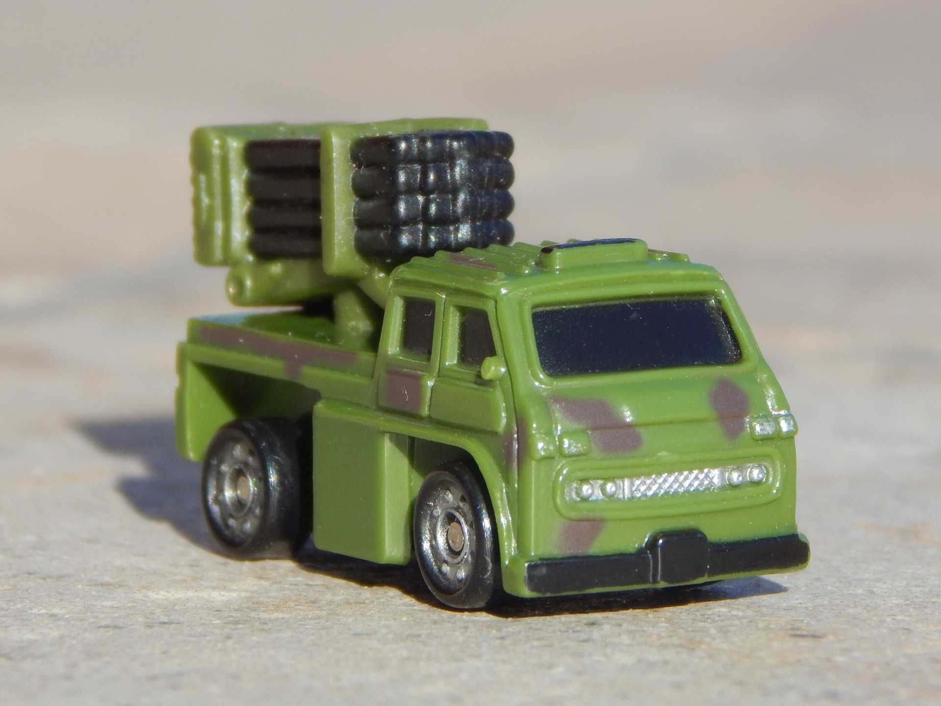 Macheta camion militar lansator baterie de rachete sc 1:87 HO