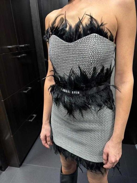 Страхотна рокля avin