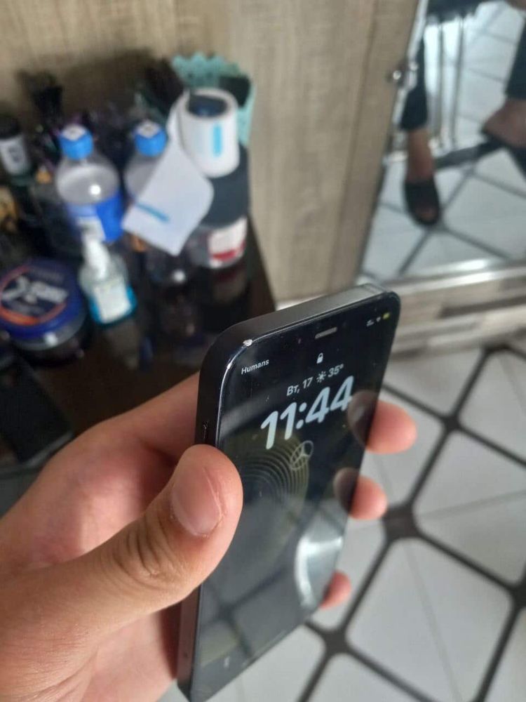 iphone 12mini айби юк каробка дакумент царапиналари бор лекин кам