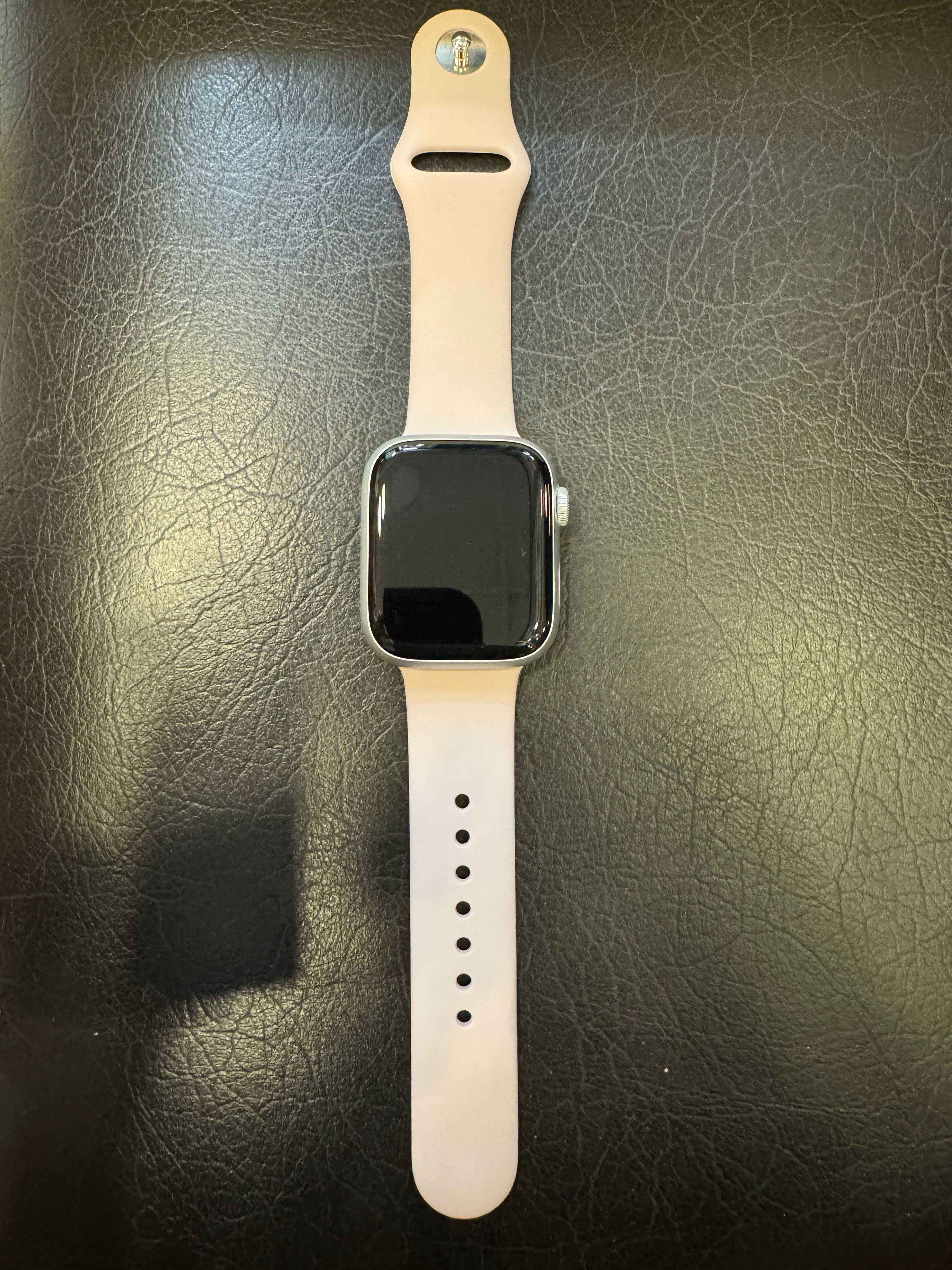 Apple Watch Series 8 GPS, 45mm Silver Aluminium Case-White Sport Band