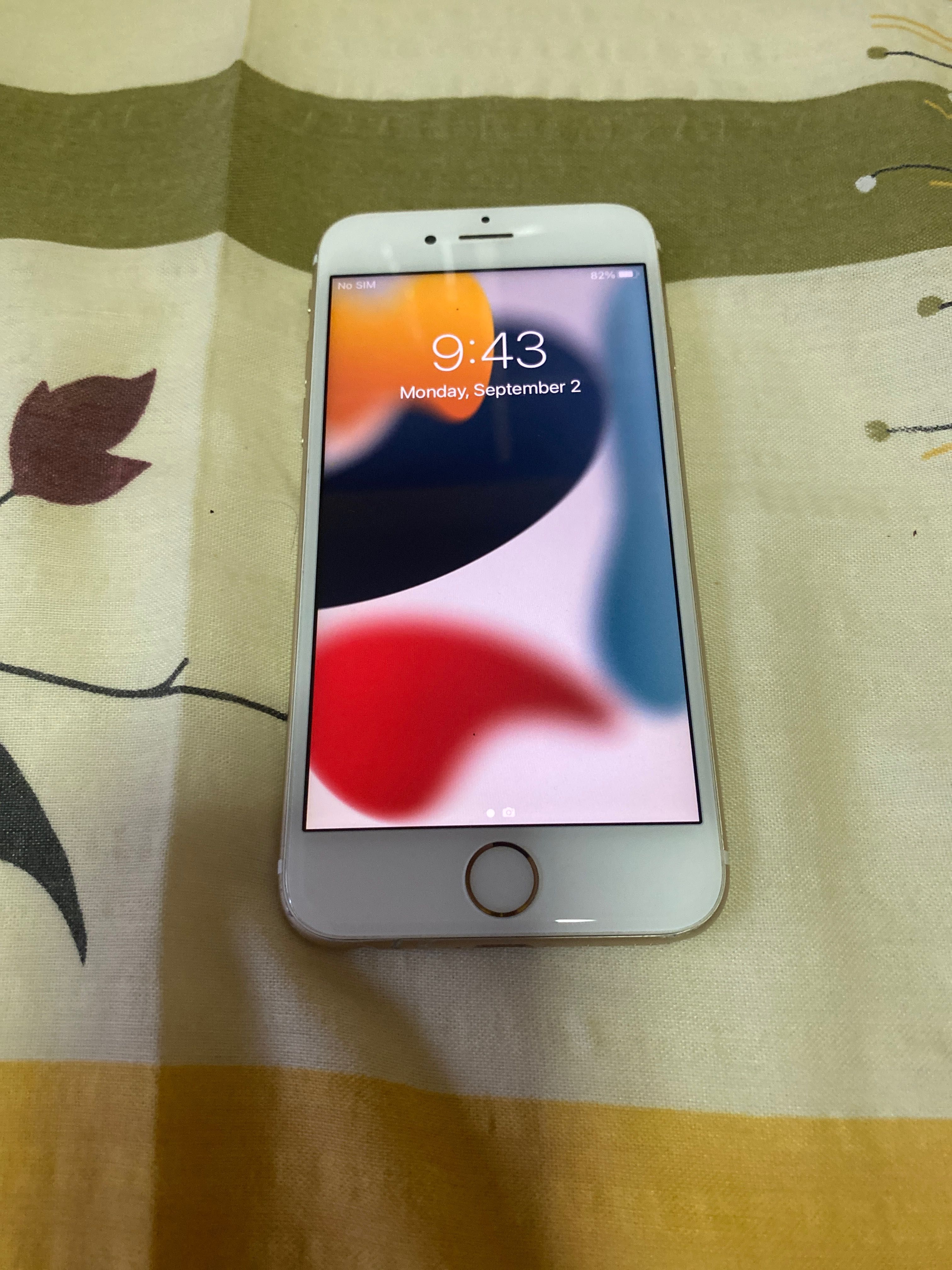iPhone 6s-128 GB,мод:А1688,Gold,зарядно