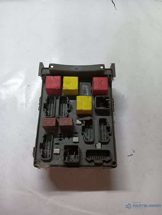 Panou sigurante RENAULT LAGUNA II BG0/1_ 2001 - 2007 8200004201