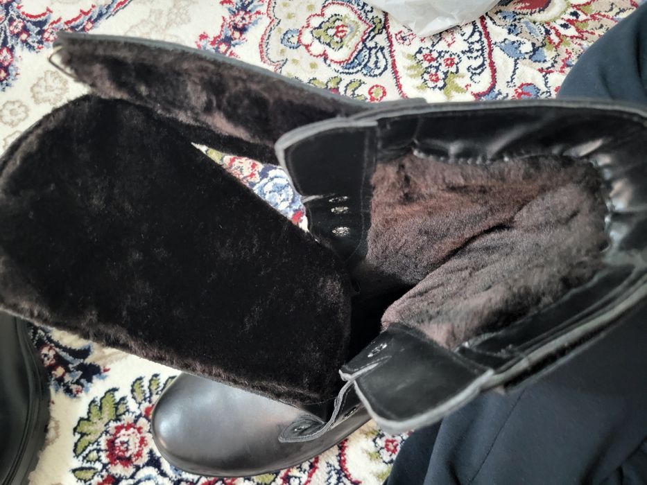 Кишки харбий оёк кийим (сапог) сотилади