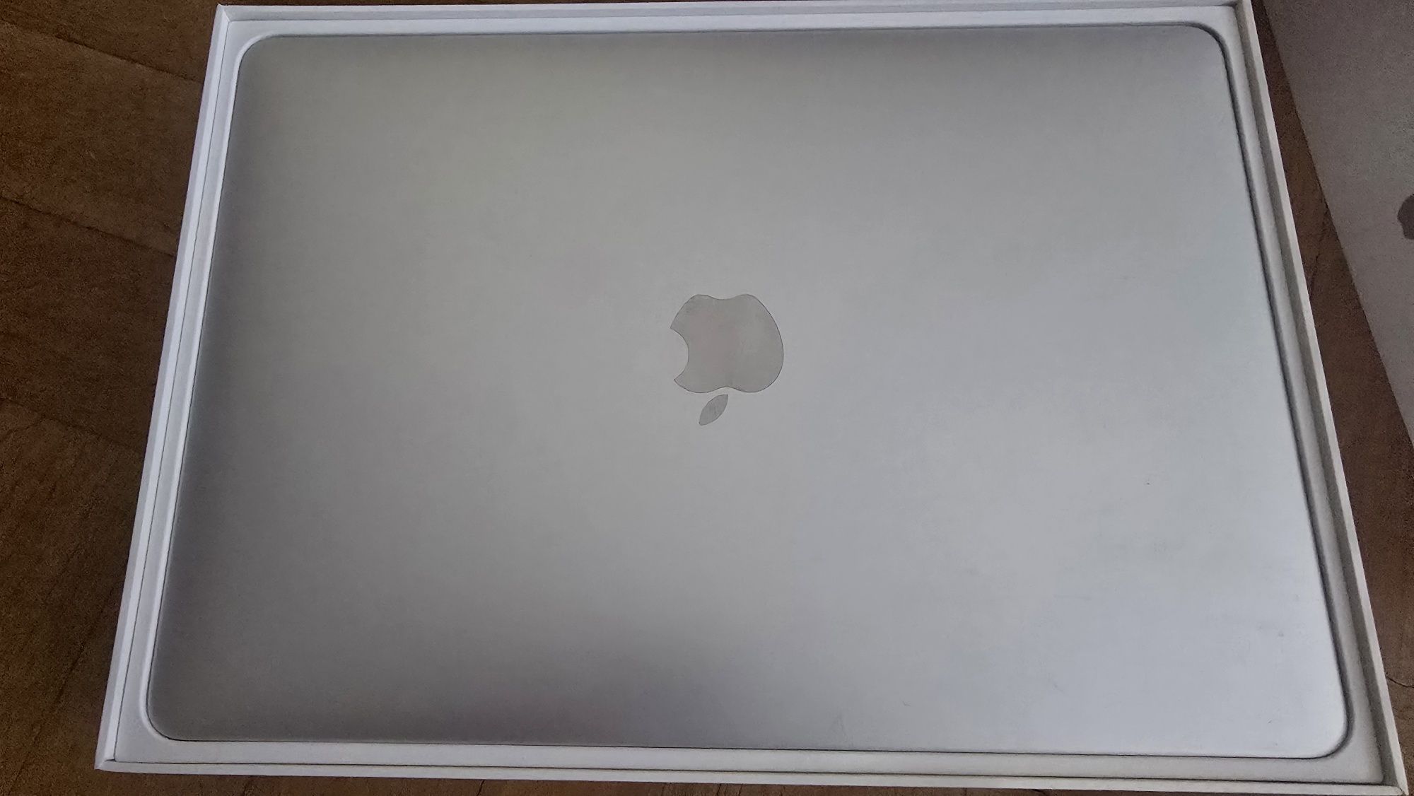 Macbook Pro 13" A1708 2016 i7 2.4ghz 16GB RAM 256GB SSD