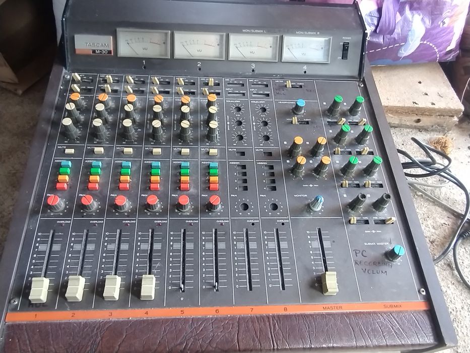 Vand statie Tascam M30 funcțională si amplificator k+h telewat e120