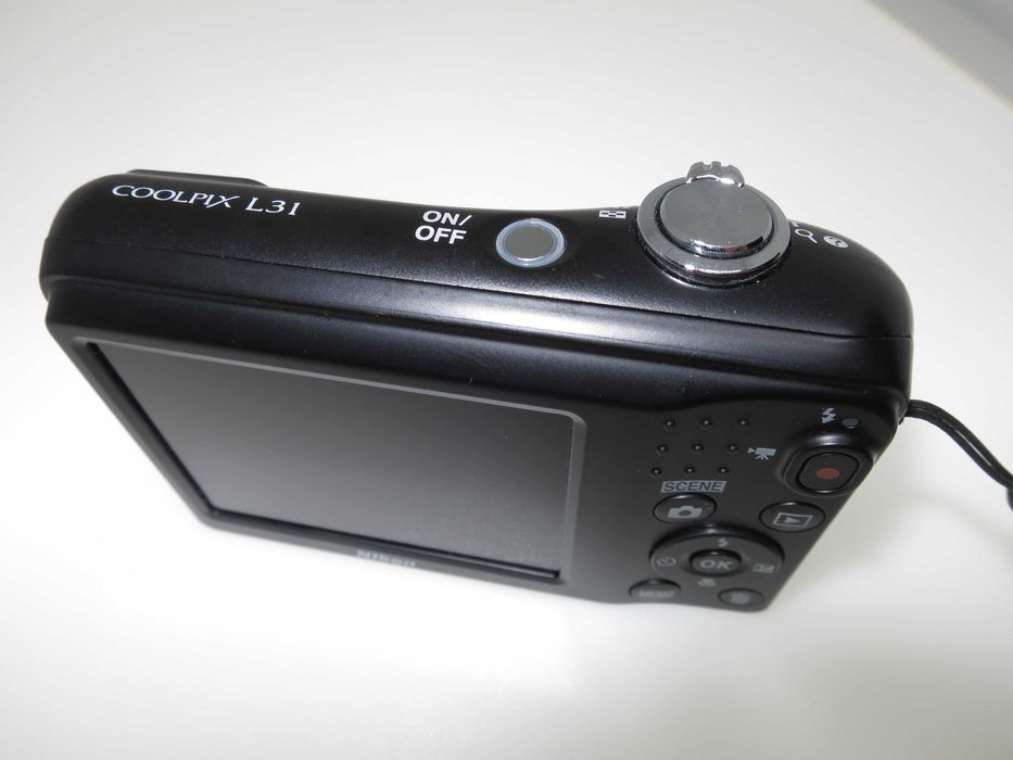 Nikon Coolpix L31 компактен фотоапарат джобна дигитална камера