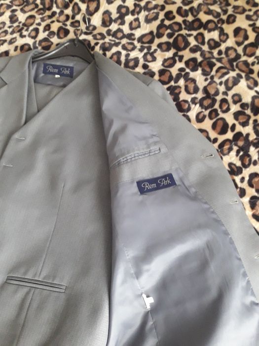 Vand costum barbatesc albastru deschis  model  Rem Ark  mărimea 58