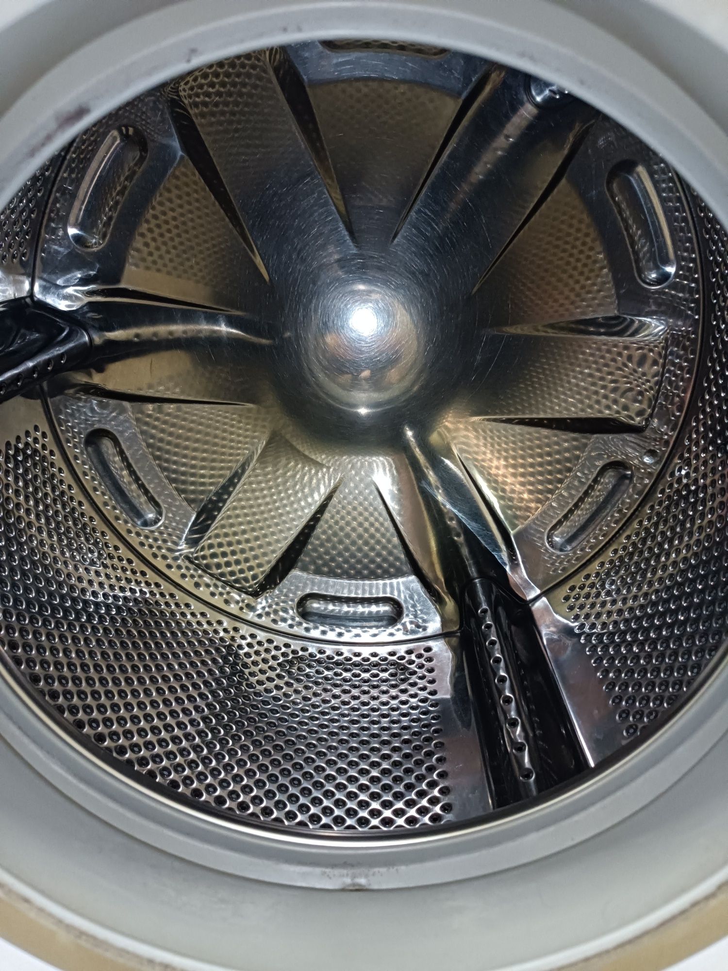 Пералня Аристон Ariston AVF129