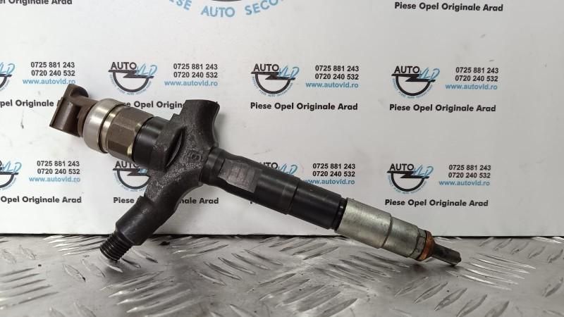 Injector Opel Vectra C facelift 3.0 cdti V6; 3.0 DCI