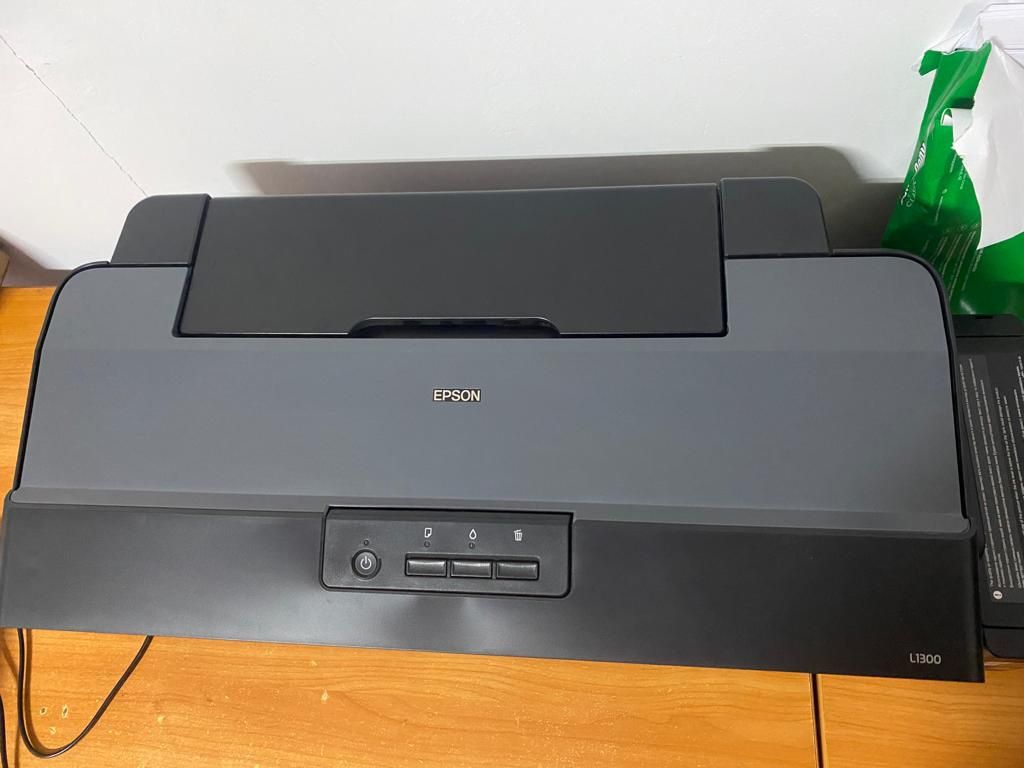 Продам принтер, абсолютно новый    модель epson l 1300