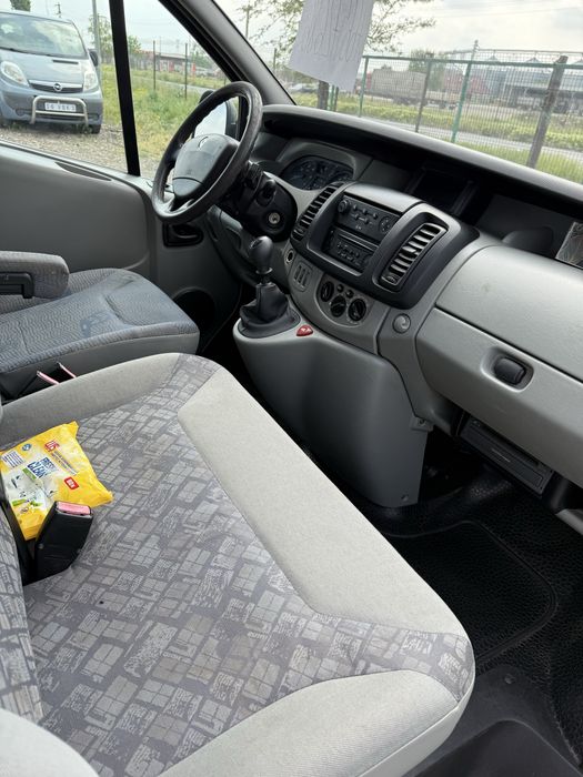 Renault trafic varianta lunga