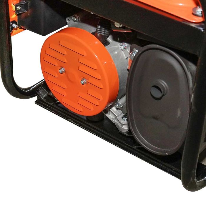 Generator electric 220V, 3KW pe benzina