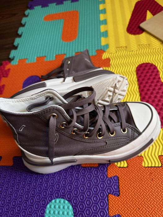 Vand converse in stare foarte buna,purtati fosrte putin