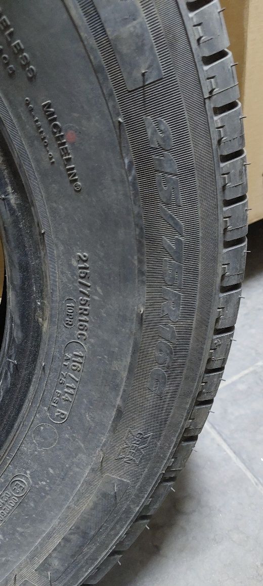 Michelin Agilis 215/75/R16C