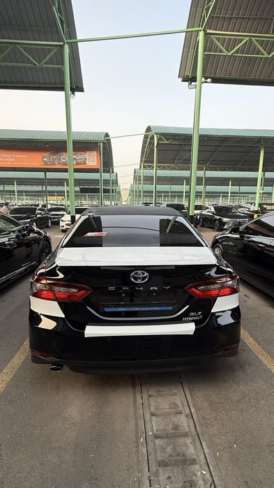 Toyota Camry GLE Gibrid