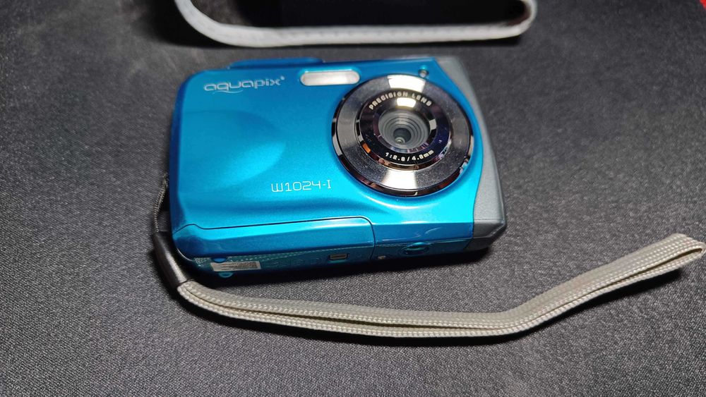 Aparat foto digital Aquapix W1024 rezistent la apa + husa