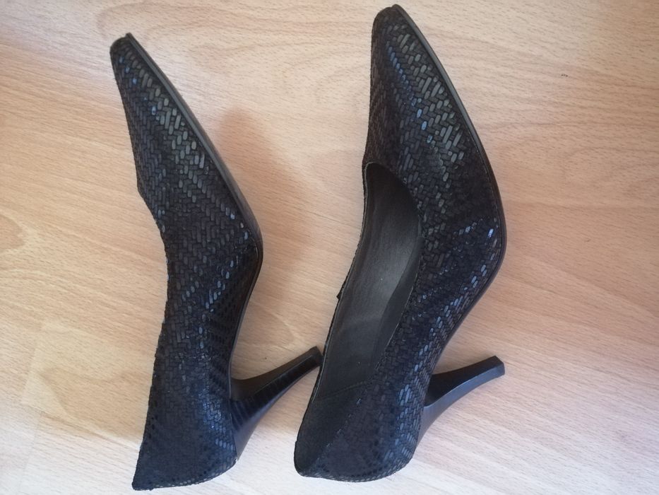 Vand pantofi din piele