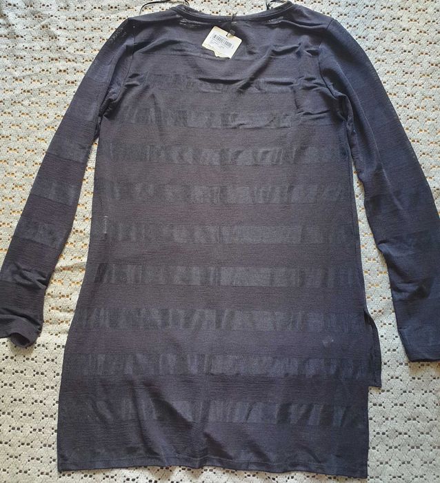 Pulover nou,cu eticheta ,Koton,cu spatele mai lung