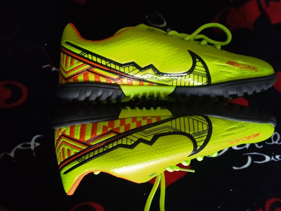 Сороконожки Найк  продам срочно