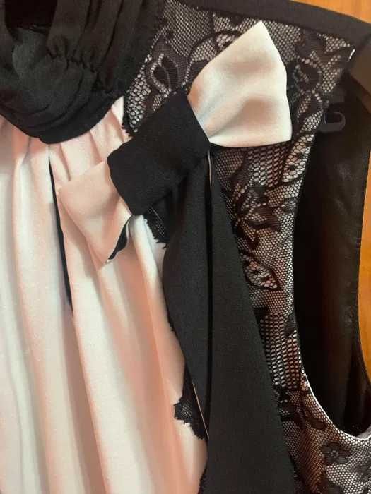 Rochie eleganta alba cu detalii negre