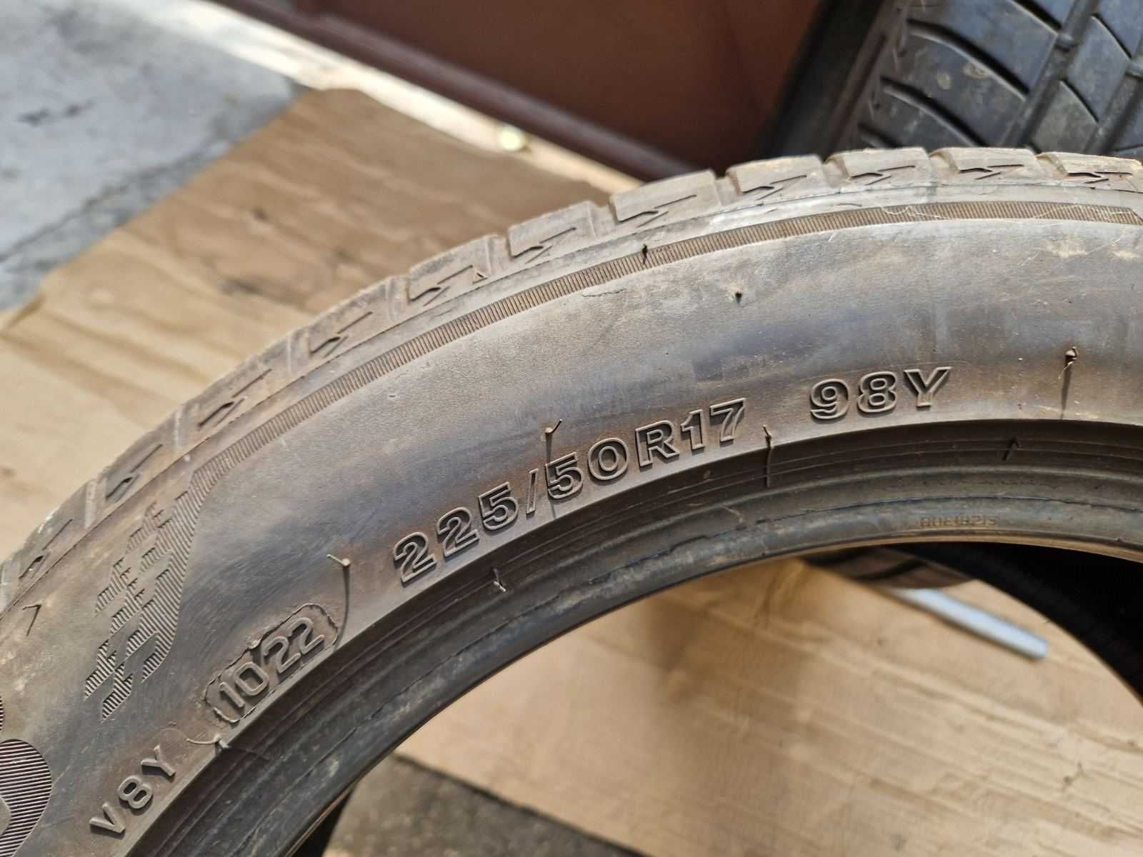 2 Bridgestone R17 225/50
летни гуми 
DOT1022