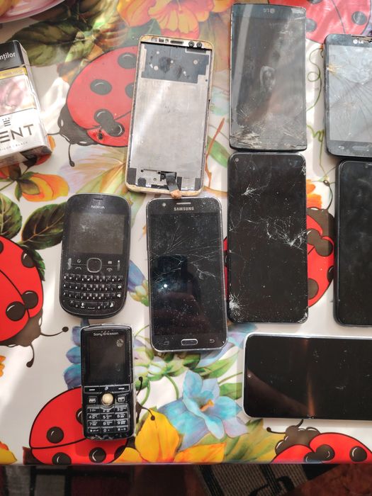 Telefoane defecte