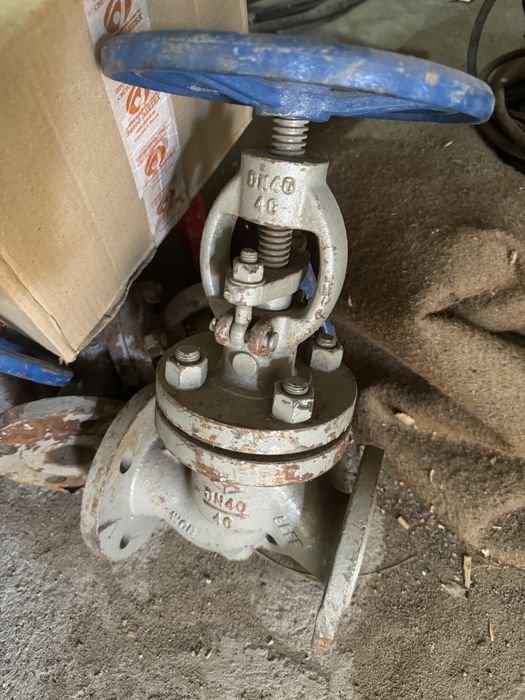 Продам  задвижки