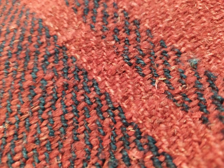 covor vechi țărănesc si traversa Biserica