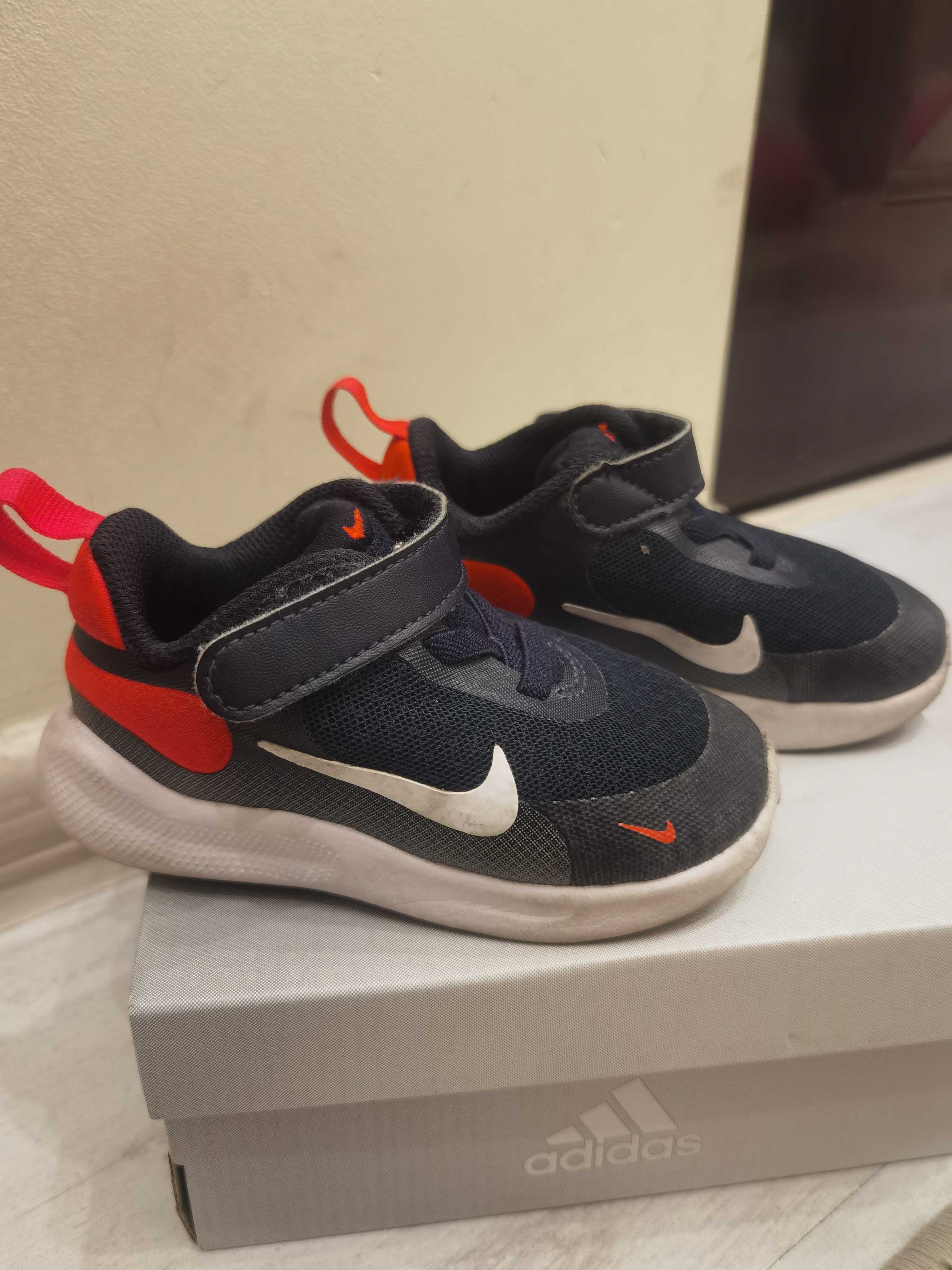 Детски маратонки Nike revolution , номер 22