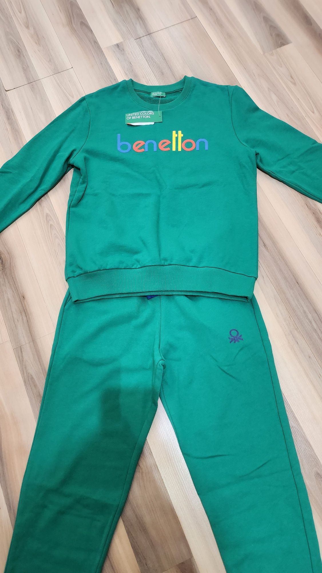 Benetton! Оригинален дамски анцуг!