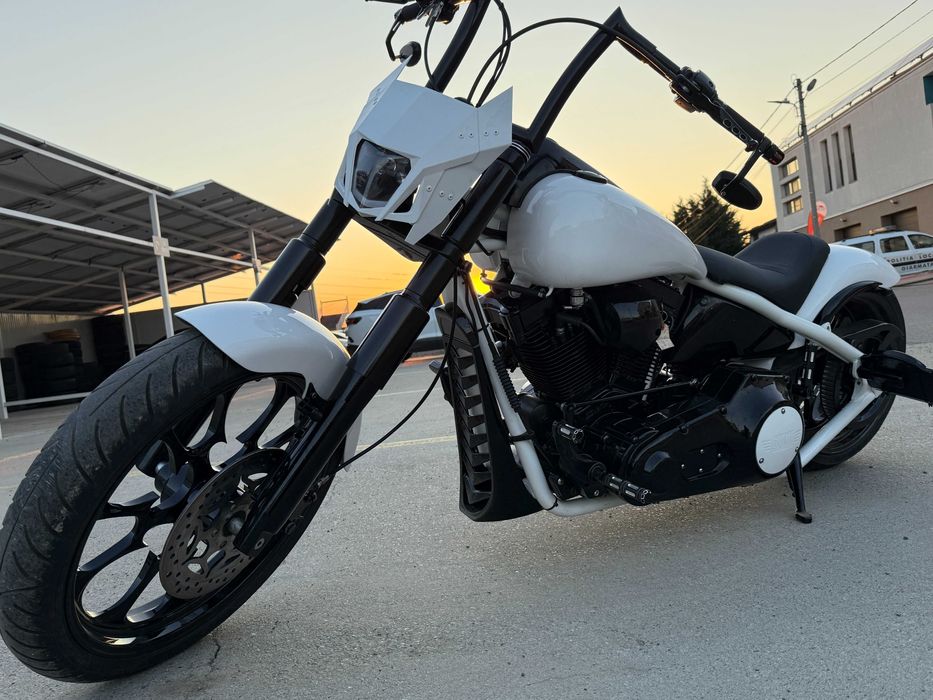 Harley-Davidson Custom 2025 - 1800 motor S&S - Big Dog Pitbull