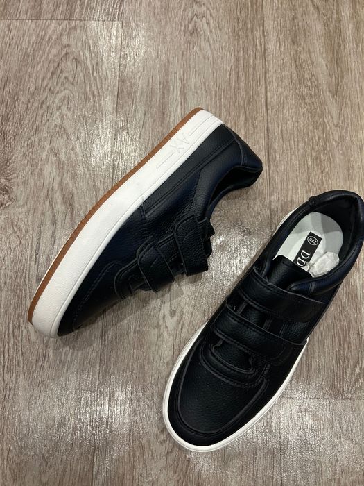 Кеды  новые на липучках