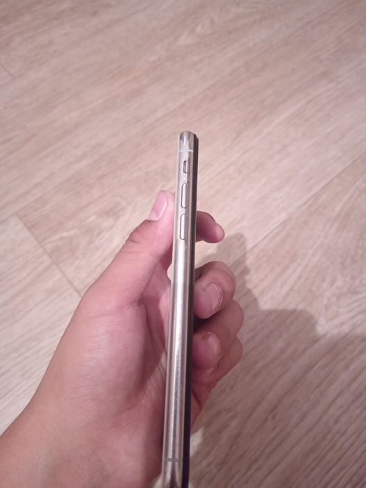 Iphone Xs (Iphone)