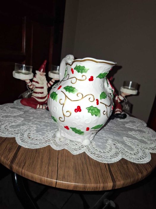 Порцеланова кана и свещници