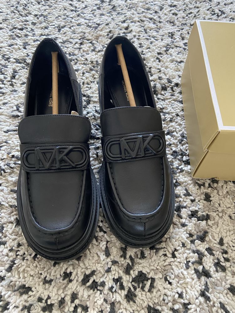 Дамски обувки Michael Kors нови 38 номер