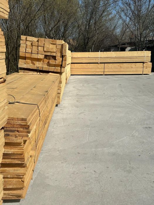 Depozit cherestea rasinoase pentru constructii