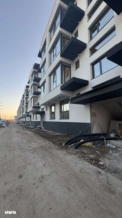 Apartamente de vânzare 3 camere–Locație excelentă, transport facil