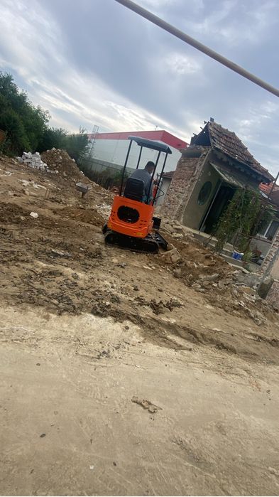 Inchiriez si execut lucrari cu miniexcavator