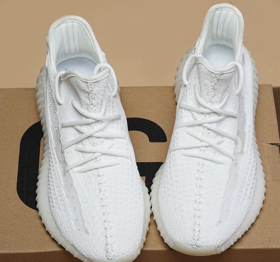 Adidasi yeezy boost moale