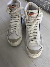 Adidasi nike blazer mid