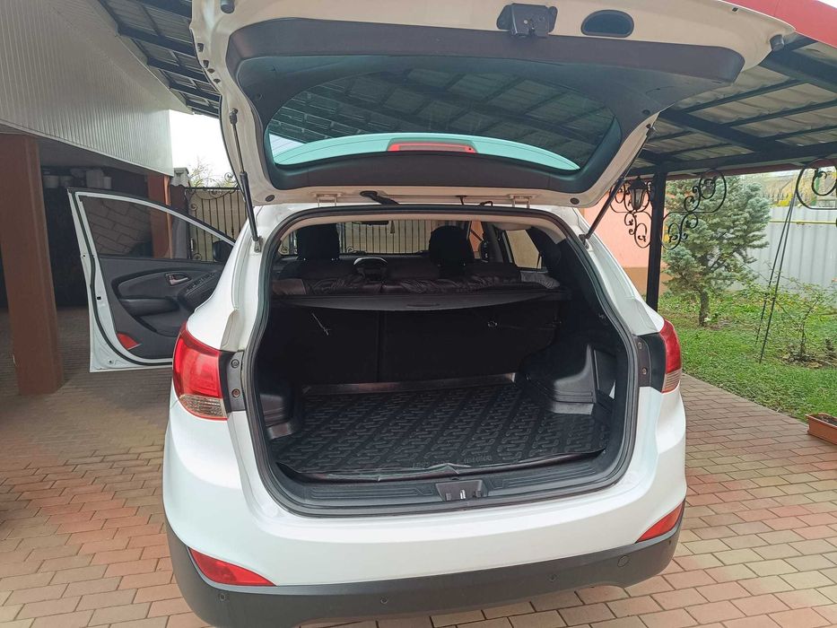 Vând Hyundai ix35 luna noiembrie 2011 1.7 TDI