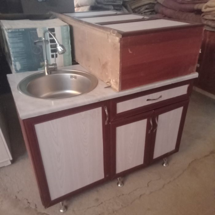 Кухонный гарнитурлар. Ва эшиклар.