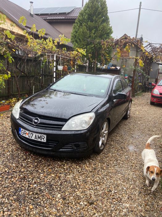 Vand sau dezmembrez opel