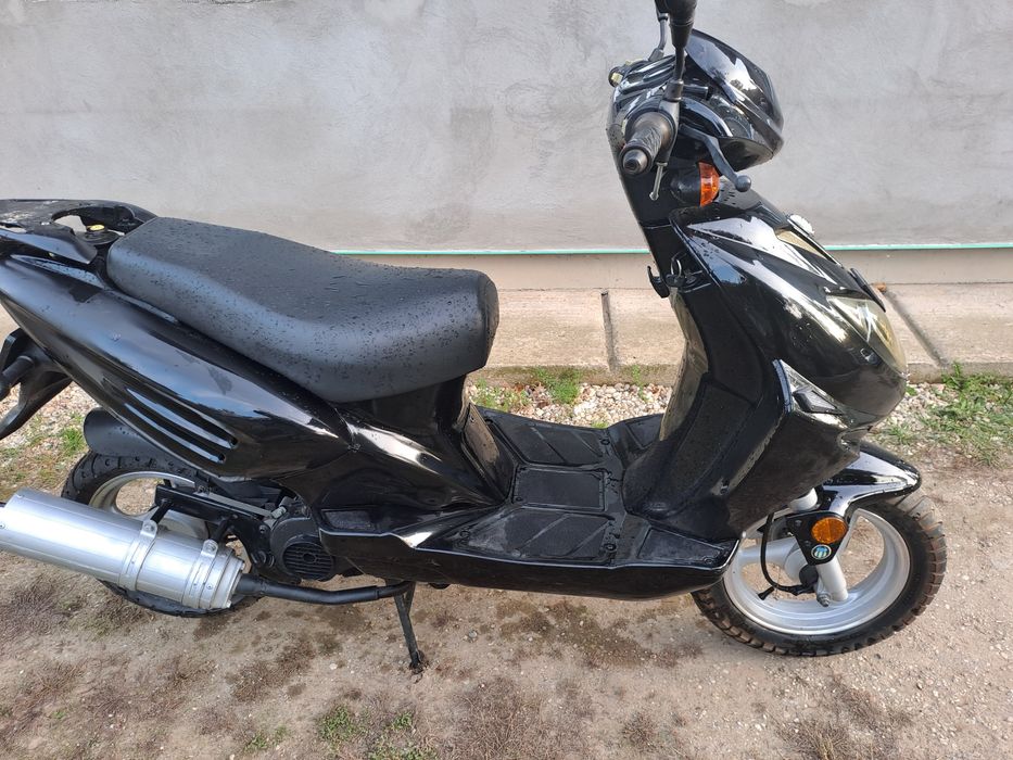 Vând scuter 49 cc 4t