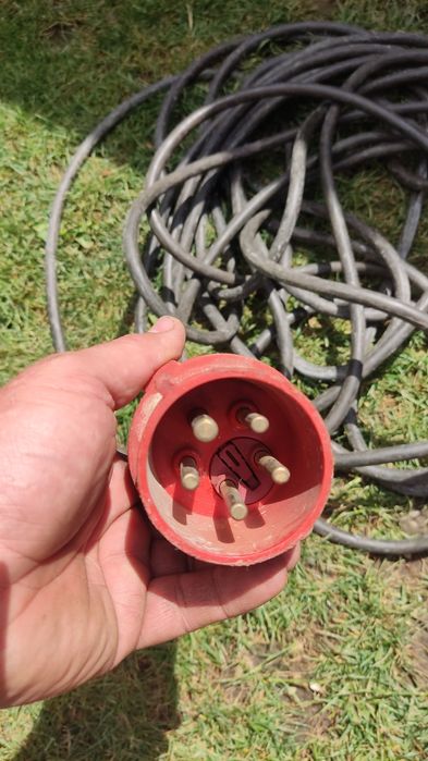 Vind cablu electric 380v de 32 A lungime 26 m